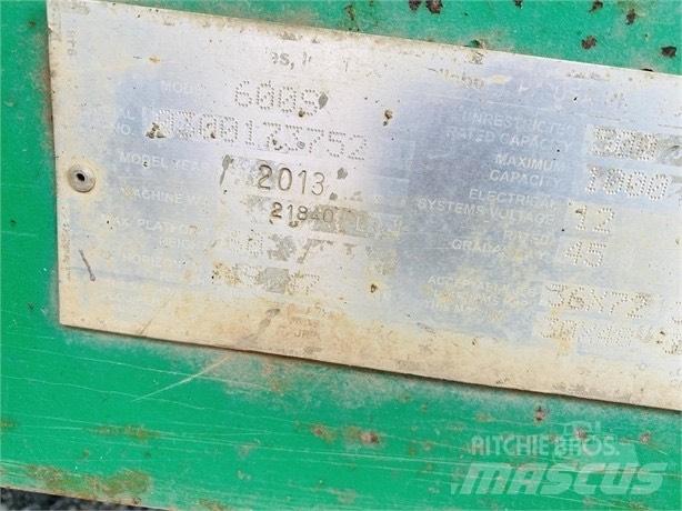 JLG 600S 견인식 전동이동 리프트