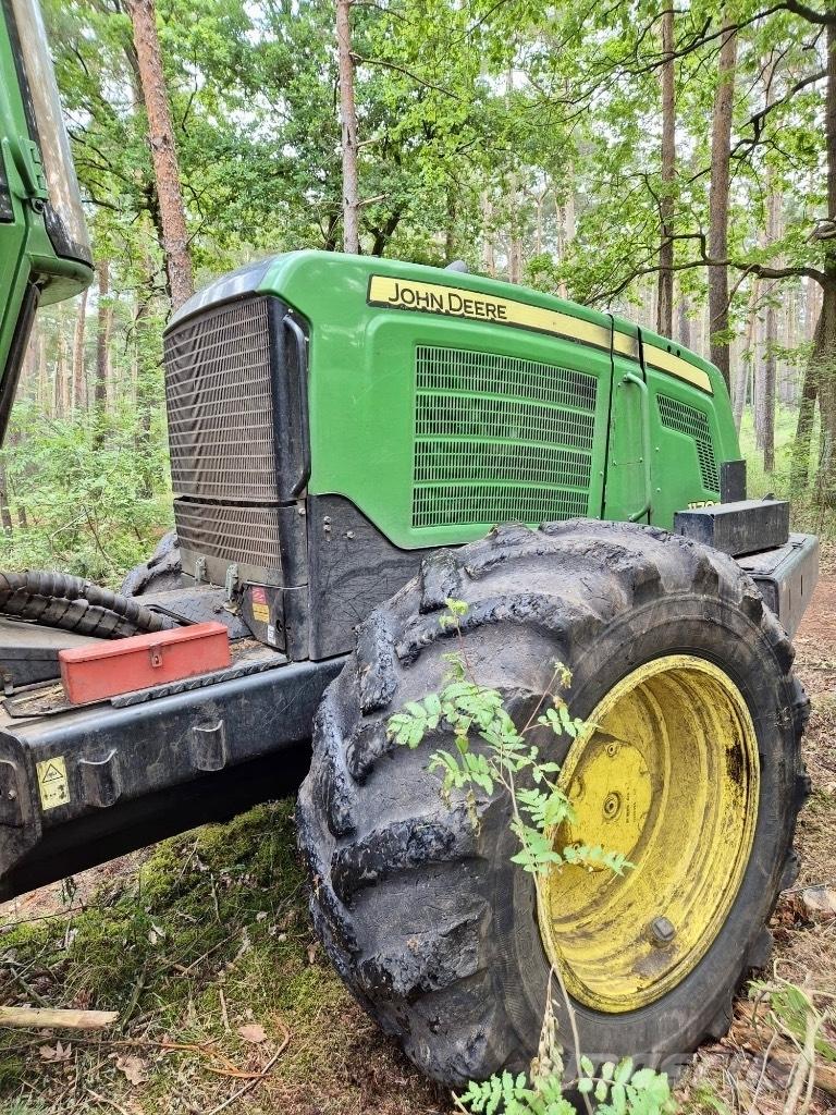 John Deere 1170 E 원목 하베스터