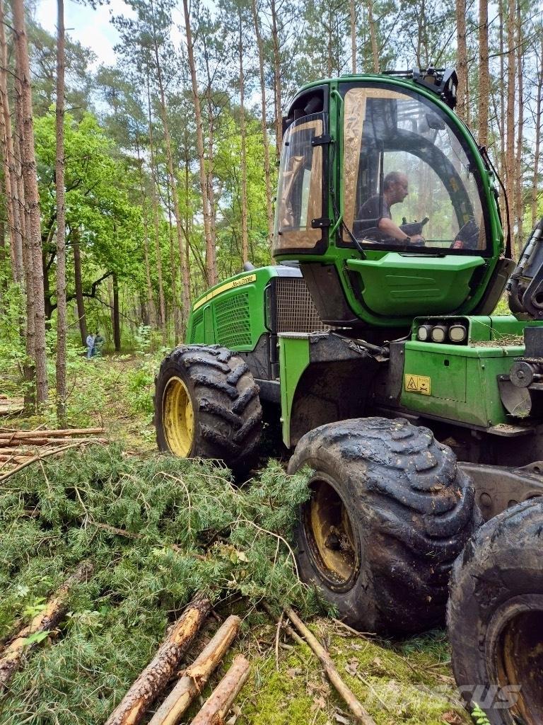 John Deere 1170 E 원목 하베스터