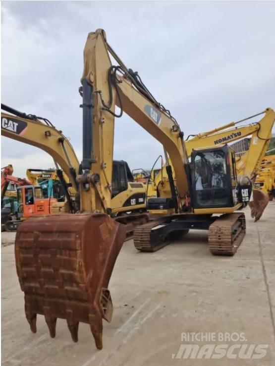 CAT 313 D 대형 굴삭기 29톤 이상