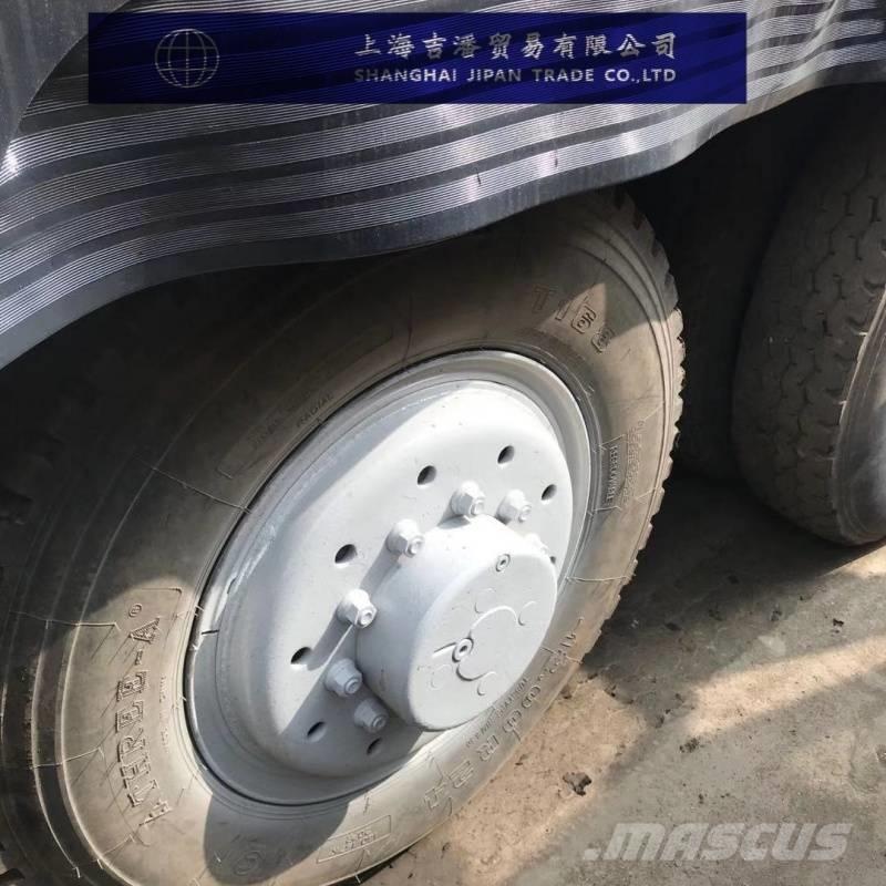 Sany STC1000 A/T 크레인