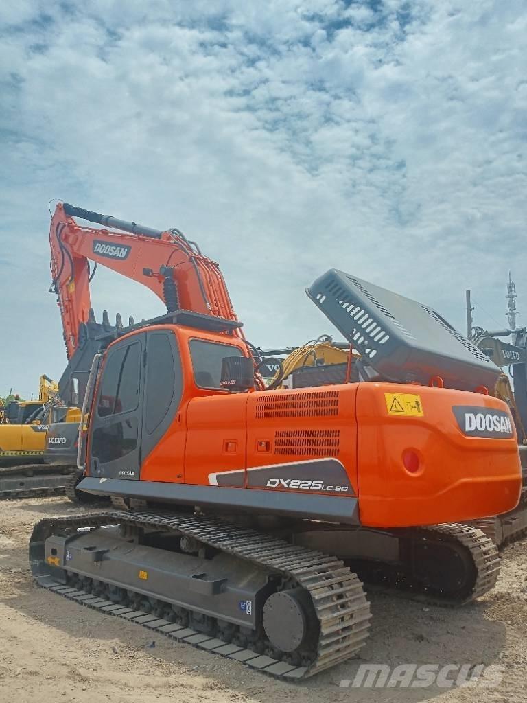 Doosan DX 225LC-9C 대형 굴삭기 29톤 이상