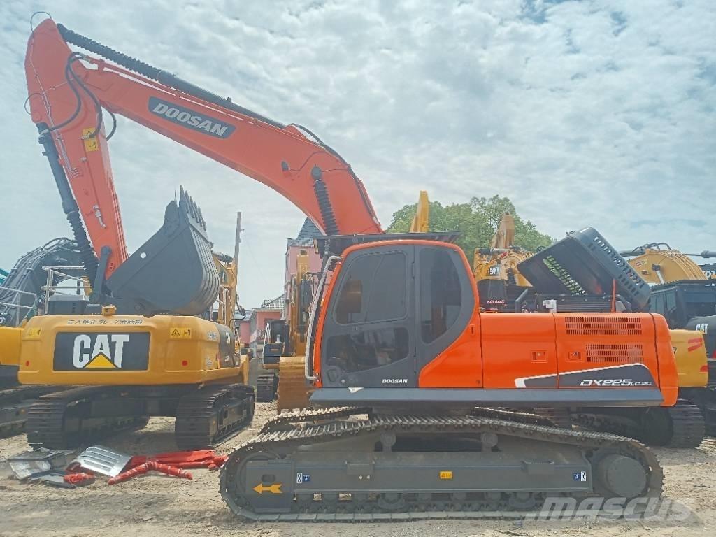 Doosan DX 225LC-9C 대형 굴삭기 29톤 이상