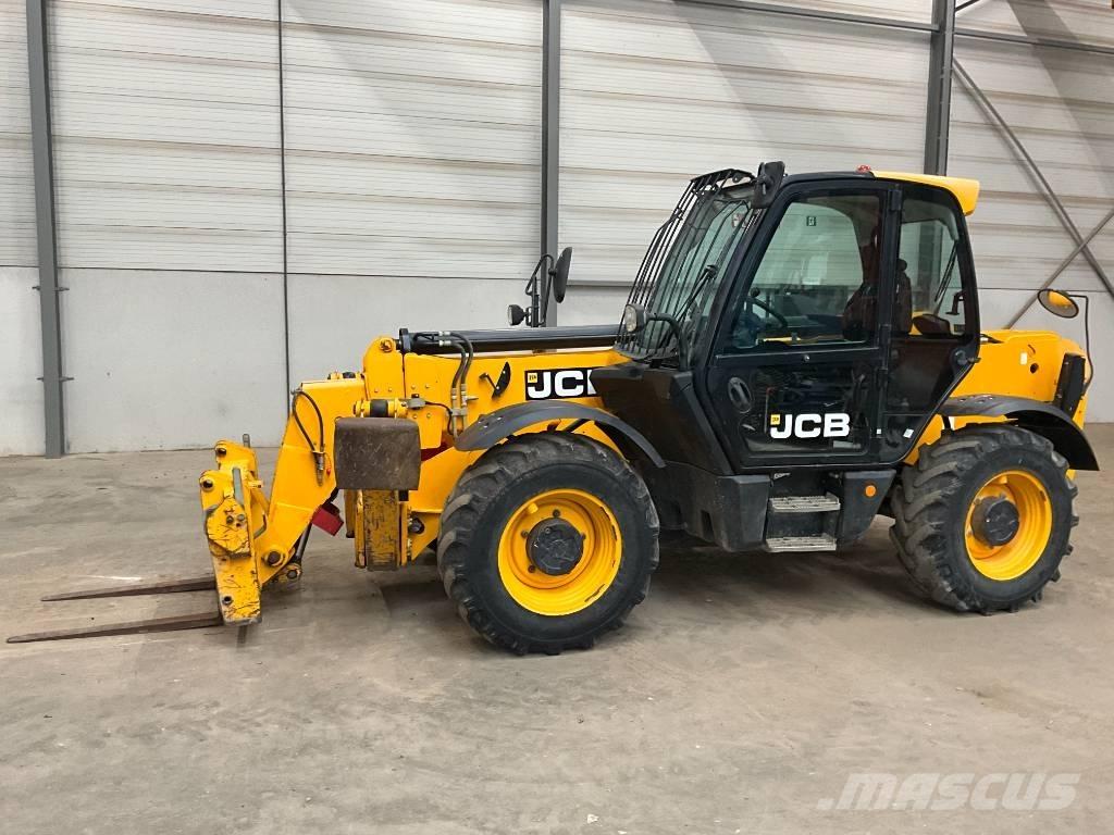 JCB 535-125 텔러 핸들러