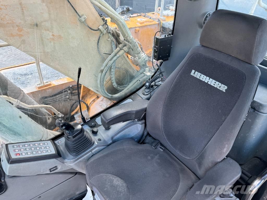 Liebherr R 926 LC 대형 굴삭기 29톤 이상