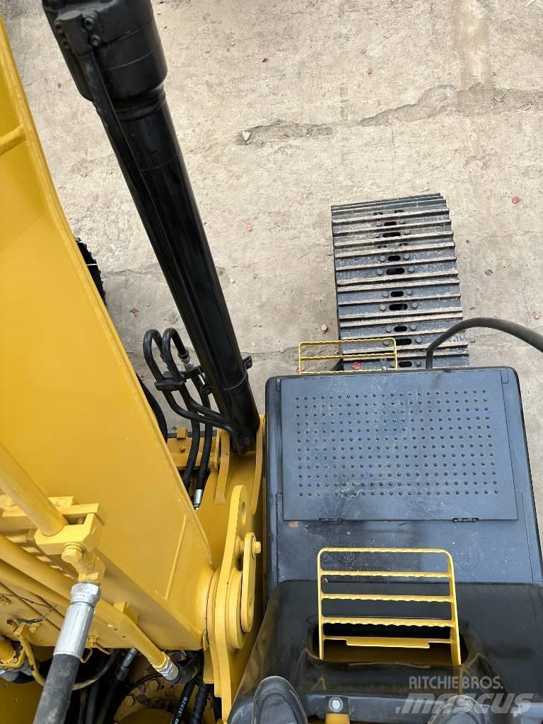 CAT 320 D 대형 굴삭기 29톤 이상