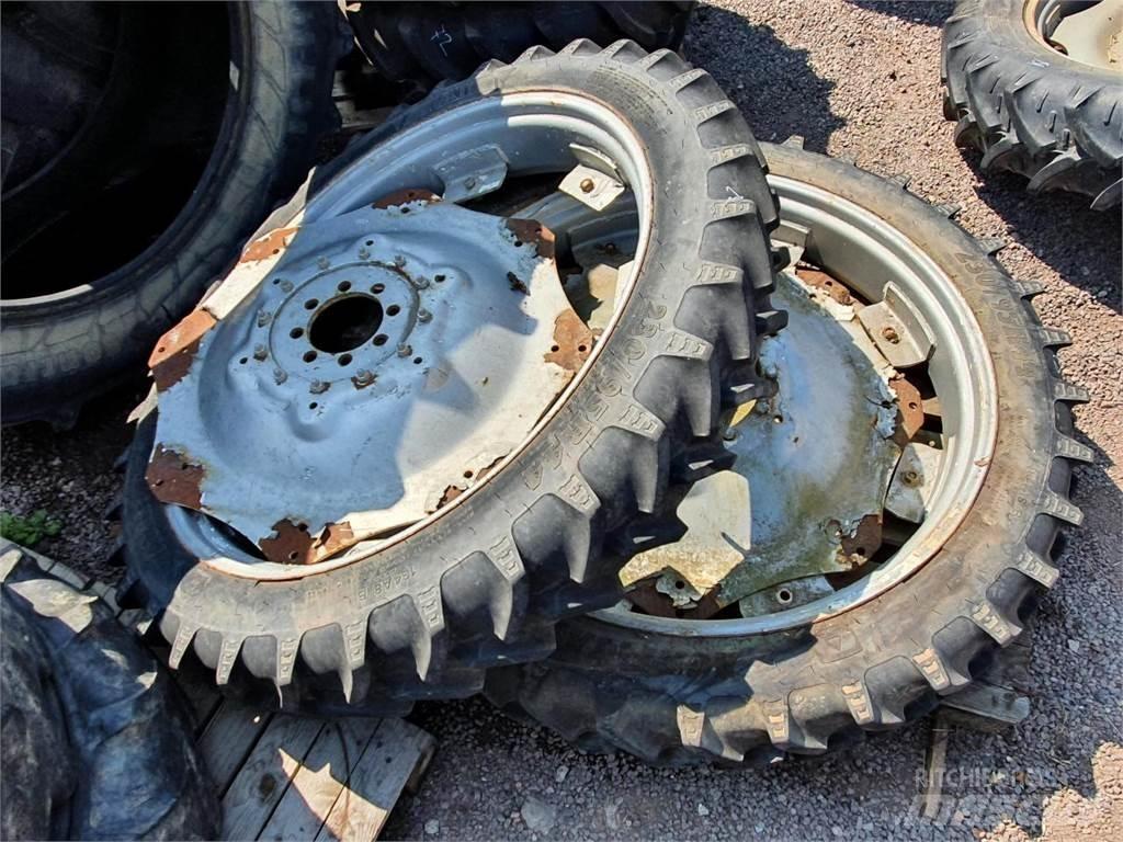 BKT 230/95R44 x2 타이어, 휠 및 림