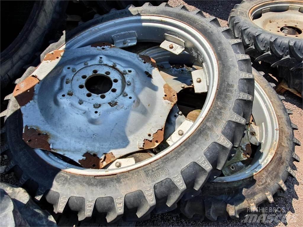BKT 230/95R44 x2 타이어, 휠 및 림