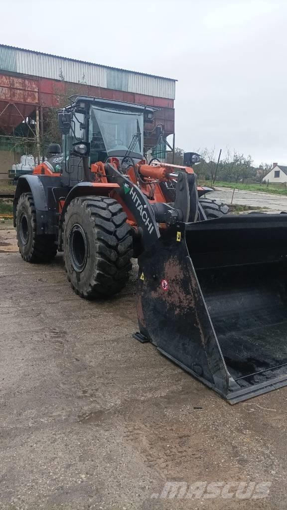 Hitachi ZW220  휠로우더