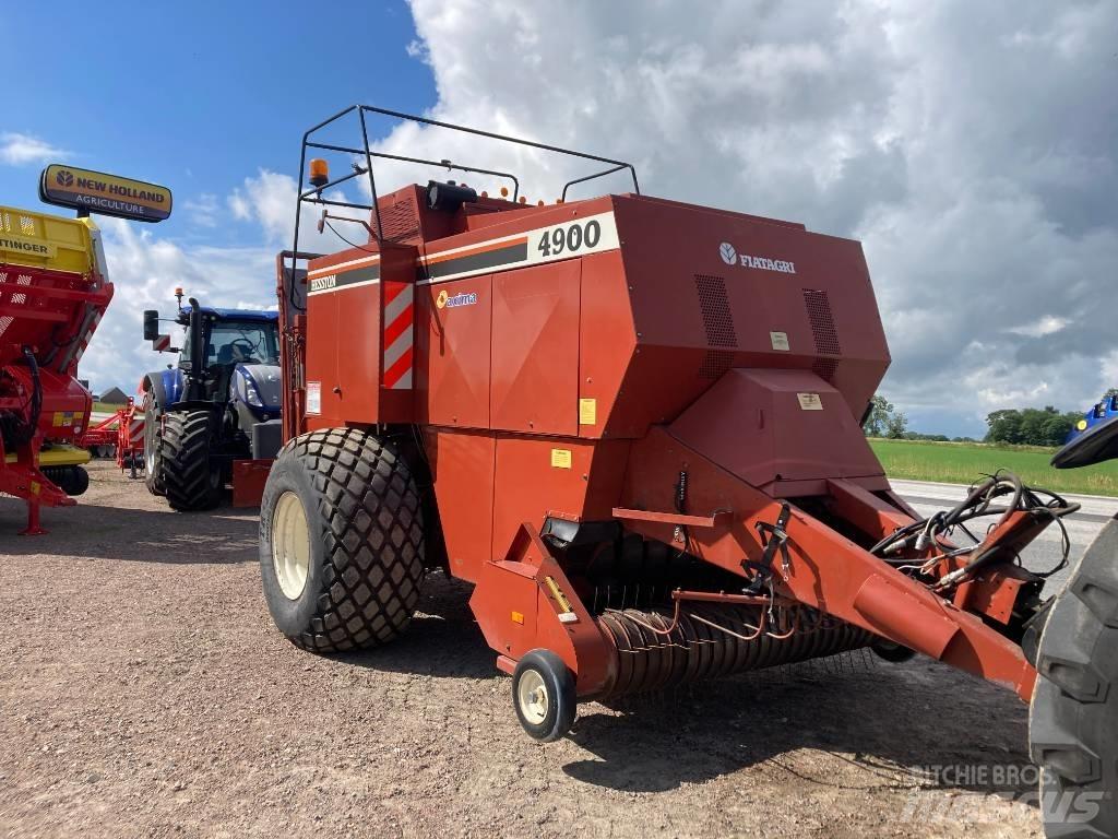 Hesston 4900 각형 곤포기