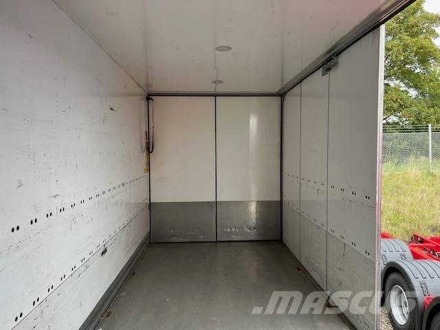 Scania S 650 탑차 트럭