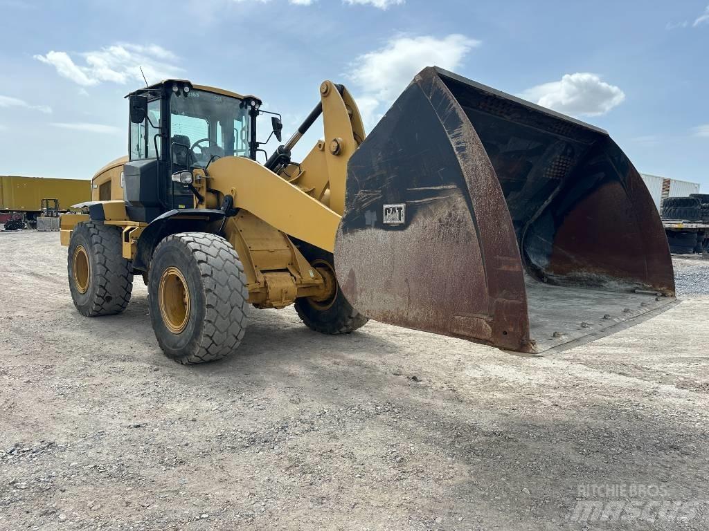 CAT 938M  휠로우더
