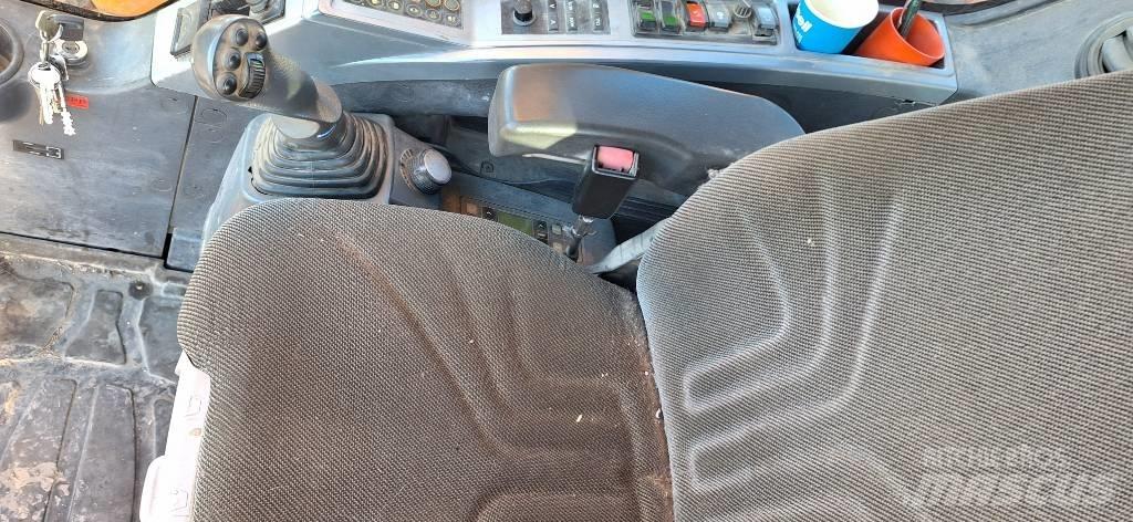 Hyundai 235 LCR-9 대형 굴삭기 29톤 이상