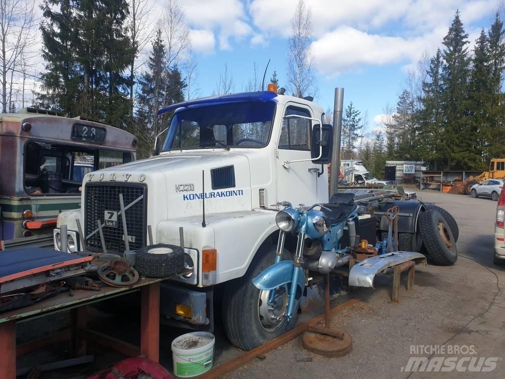 Volvo N7 4X2 케이블 리프트 탈착식 트럭