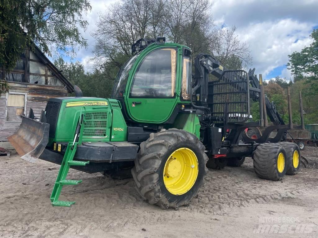 John Deere 1010 E 원목 포워더