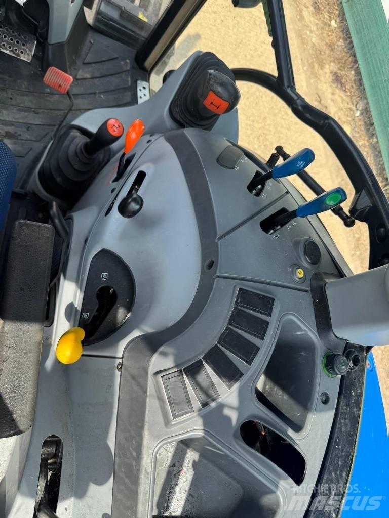 New Holland T 4.65 트랙터