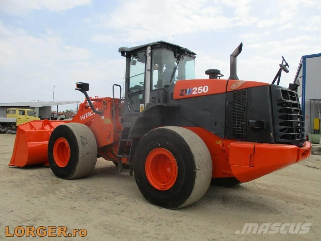Hitachi ZW 250  휠로우더