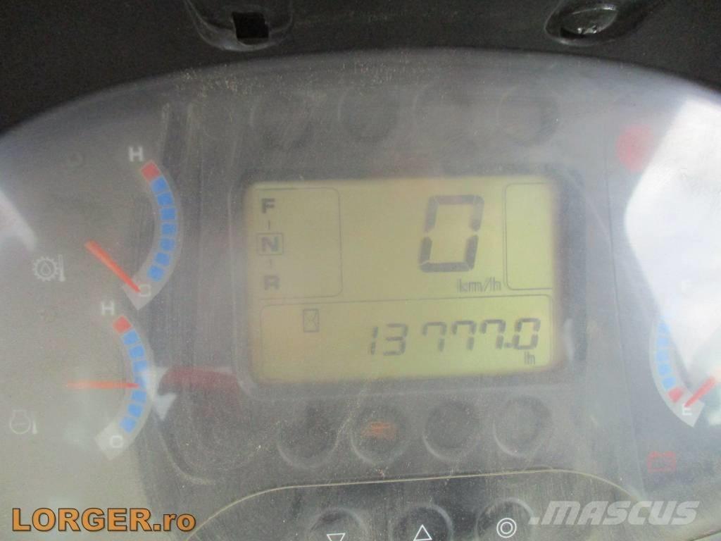 Hitachi ZW 250  휠로우더