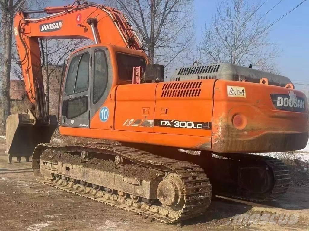 Doosan DX300 대형 굴삭기 29톤 이상