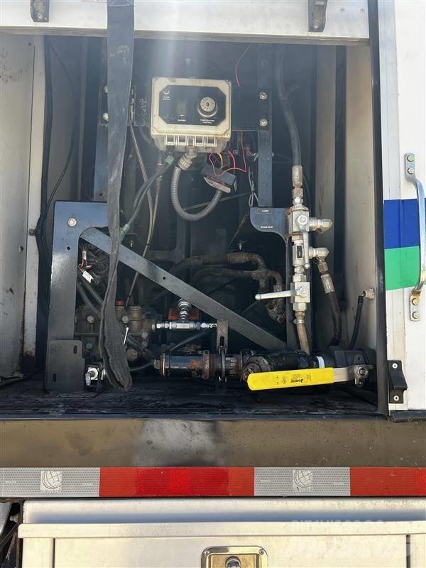 Kenworth T880 콤비/진공 트럭