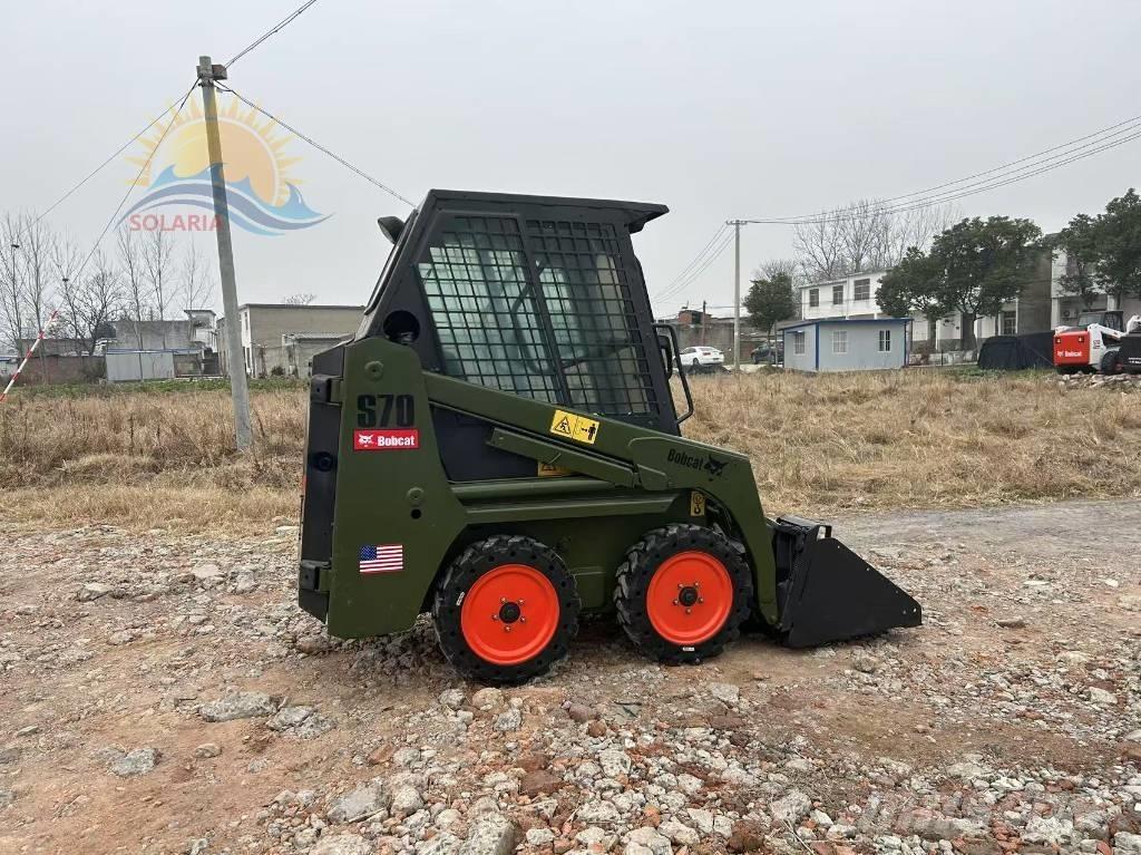 Bobcat S 70  스키드로더
