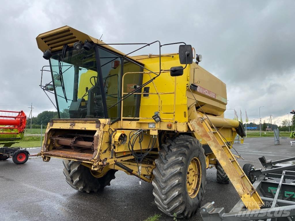 New Holland TF 46 콤바인 수확기
