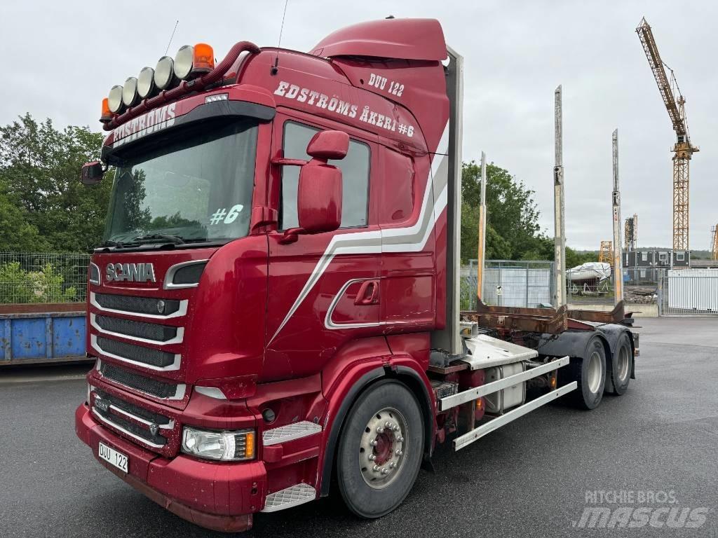 Scania R 560 목재 트럭