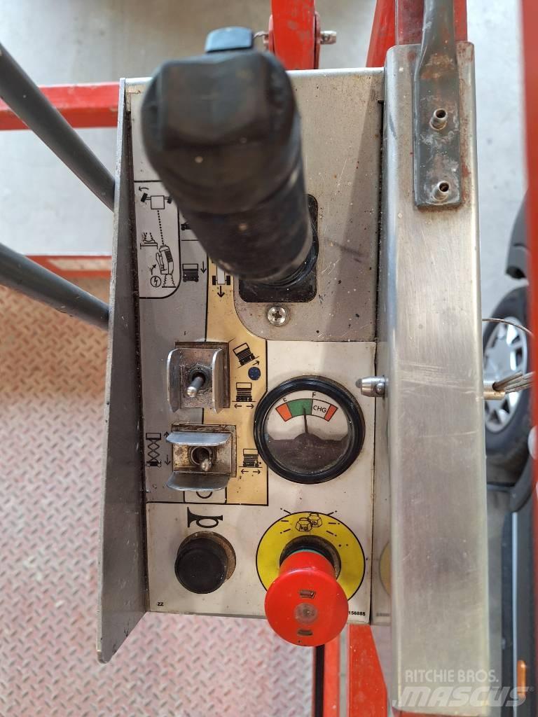 SkyJack SJ III 4632 가위형 리프트