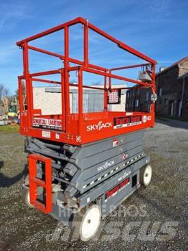 SkyJack SJ III 4632 가위형 리프트