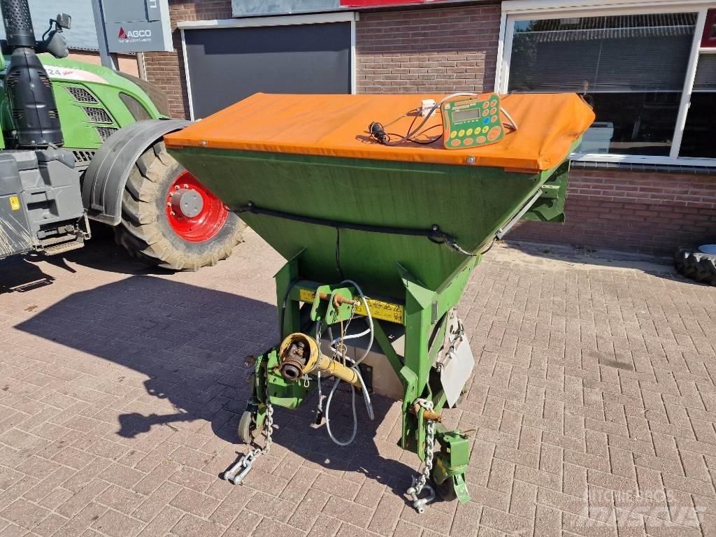 Amazone E+S 750 모래(염화칼슘) 살포기