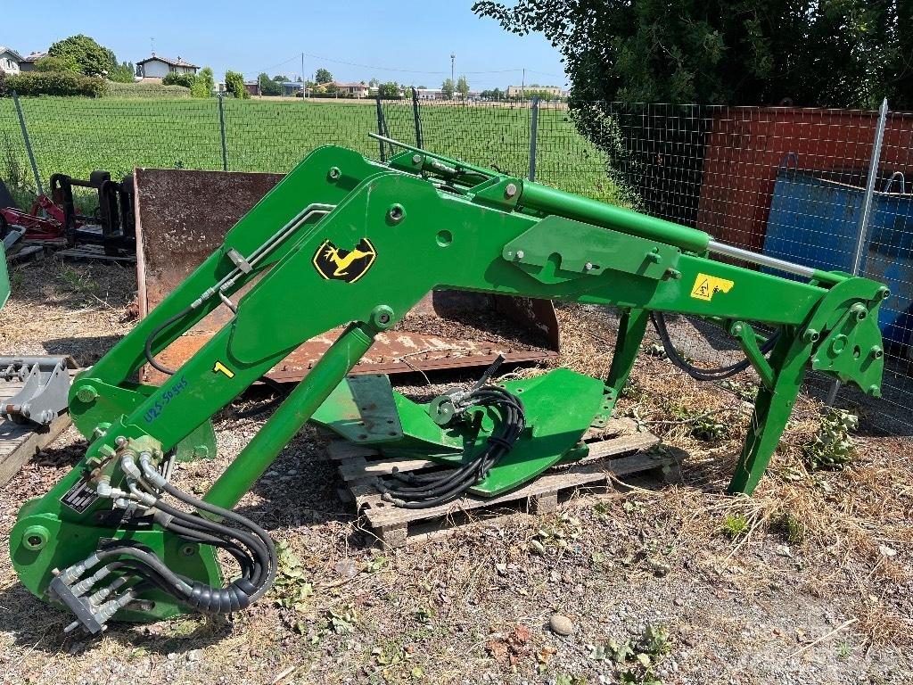 John Deere 731 프론트 로더 및 굴착기