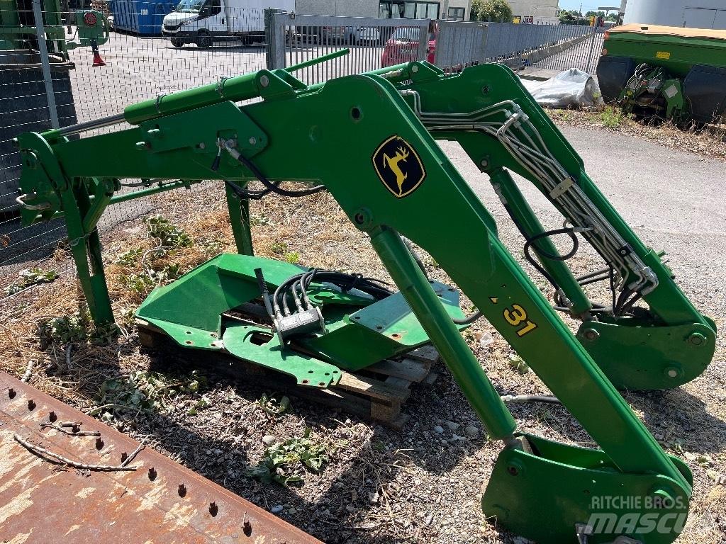 John Deere 731 프론트 로더 및 굴착기