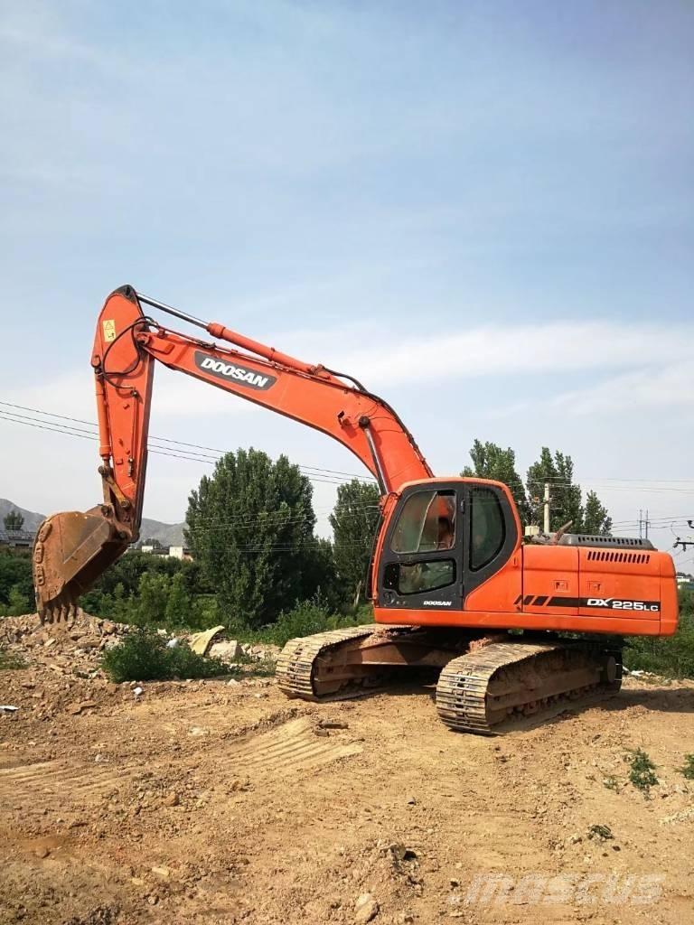 Doosan dx225 대형 굴삭기 29톤 이상