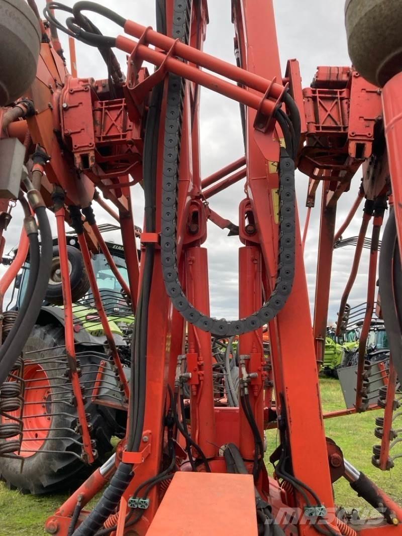 Kuhn GA 15021 수확기