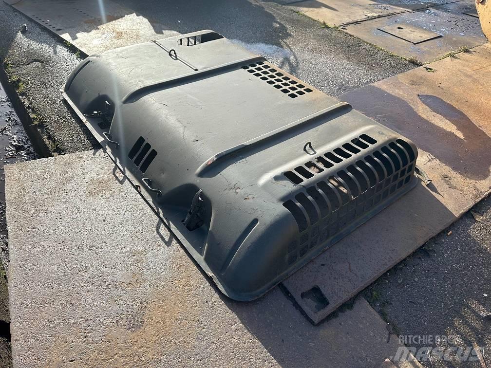 CAT 325DL hood 섀시 및 서스펜션