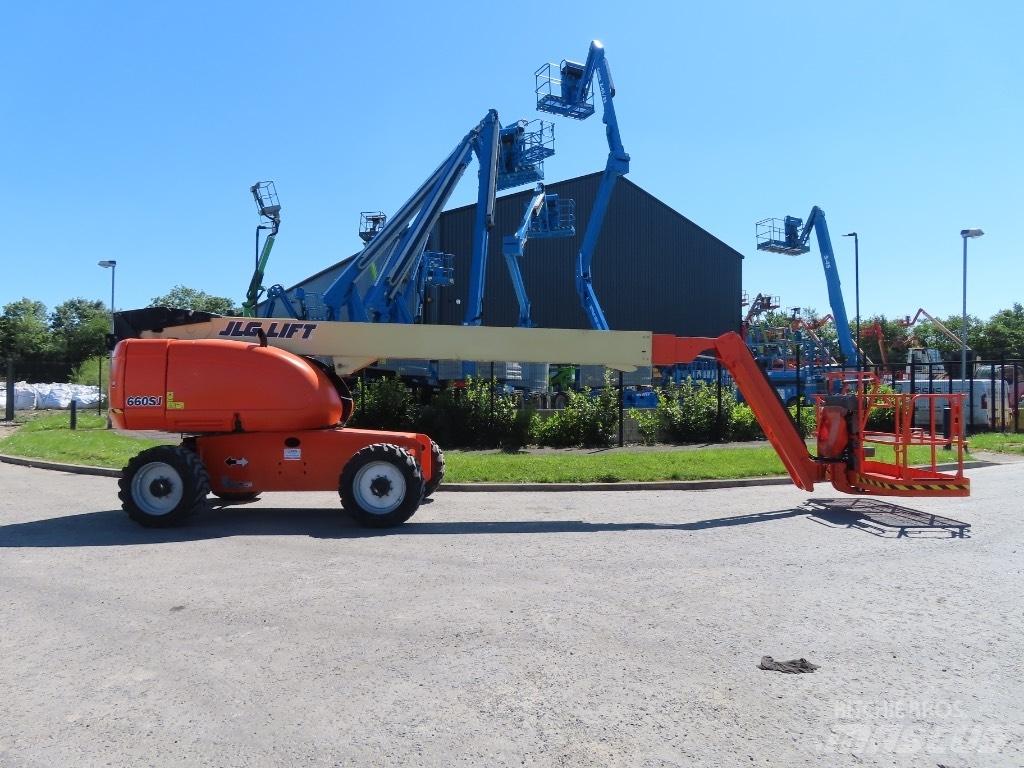 JLG 660 SJ 견인식 전동이동 리프트