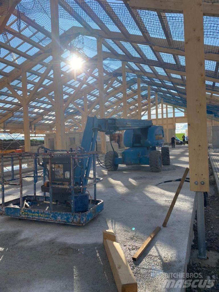 JLG 660 SJ 관절형 전동이동 리프트
