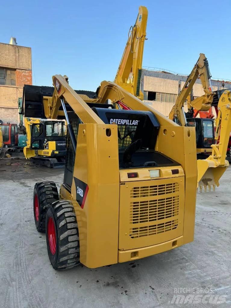 CAT 246D  스키드로더