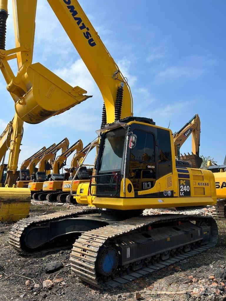 Komatsu PC 240 LC 대형 굴삭기 29톤 이상