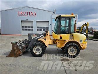 Volvo L 30 B  휠로우더
