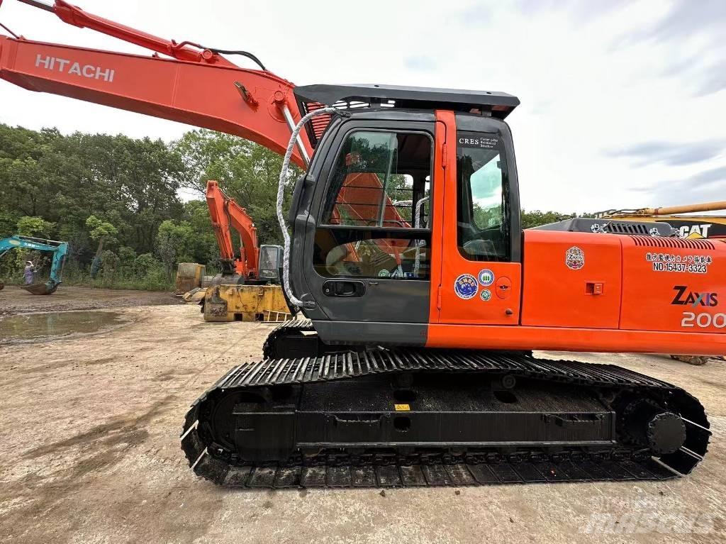Hitachi ZX 200 소형 굴삭기 7톤 미만