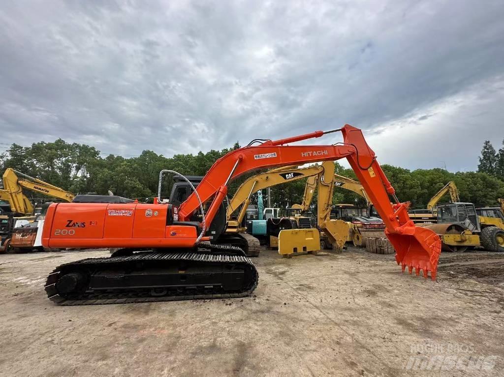 Hitachi ZX 200 소형 굴삭기 7톤 미만