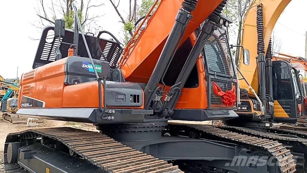 Doosan DX 225 LC 대형 굴삭기 29톤 이상