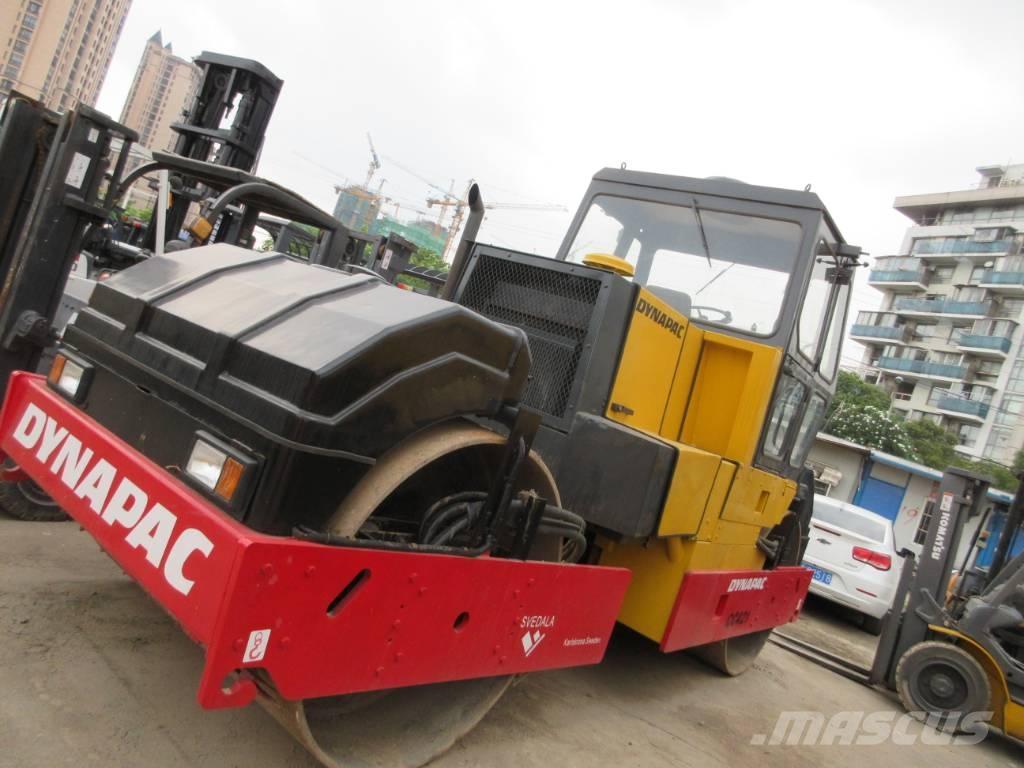 Dynapac CC 421 트윈 드럼 롤러