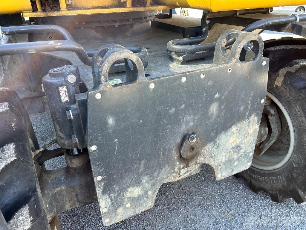 Komatsu PW148 -10  휠 굴삭기