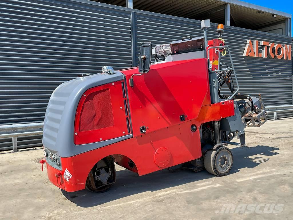 Wirtgen W 50 DC 아스팔트 콜드 밀링 기계