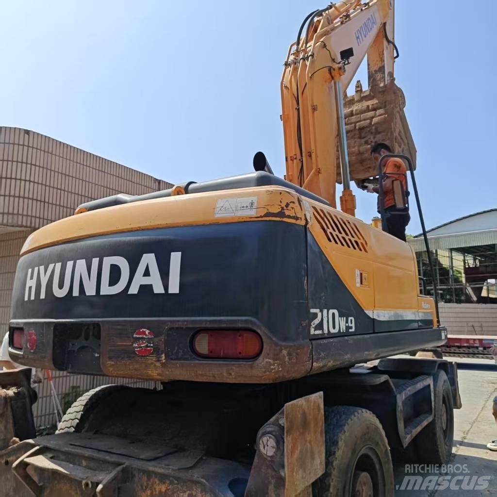 Hyundai R210w-9 중형굴삭기 7톤-28톤