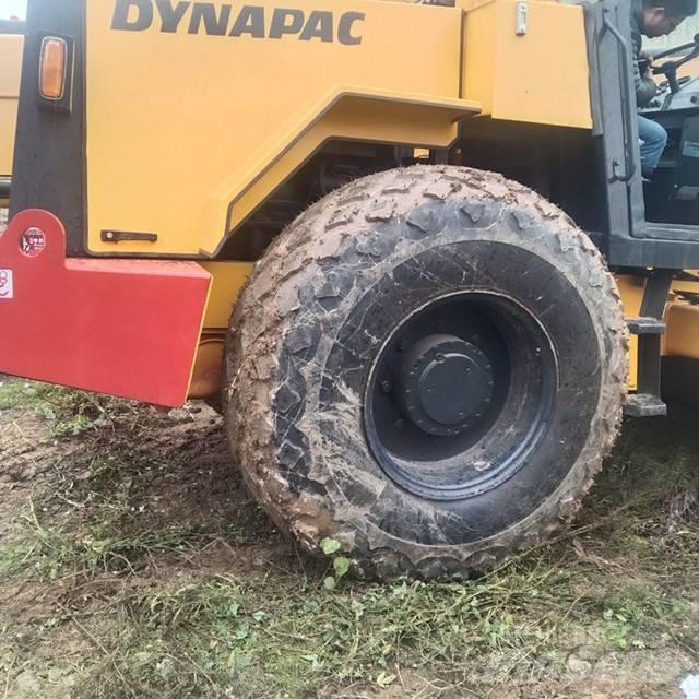 Dynapac CA 25 D 싱글 드럼 롤러