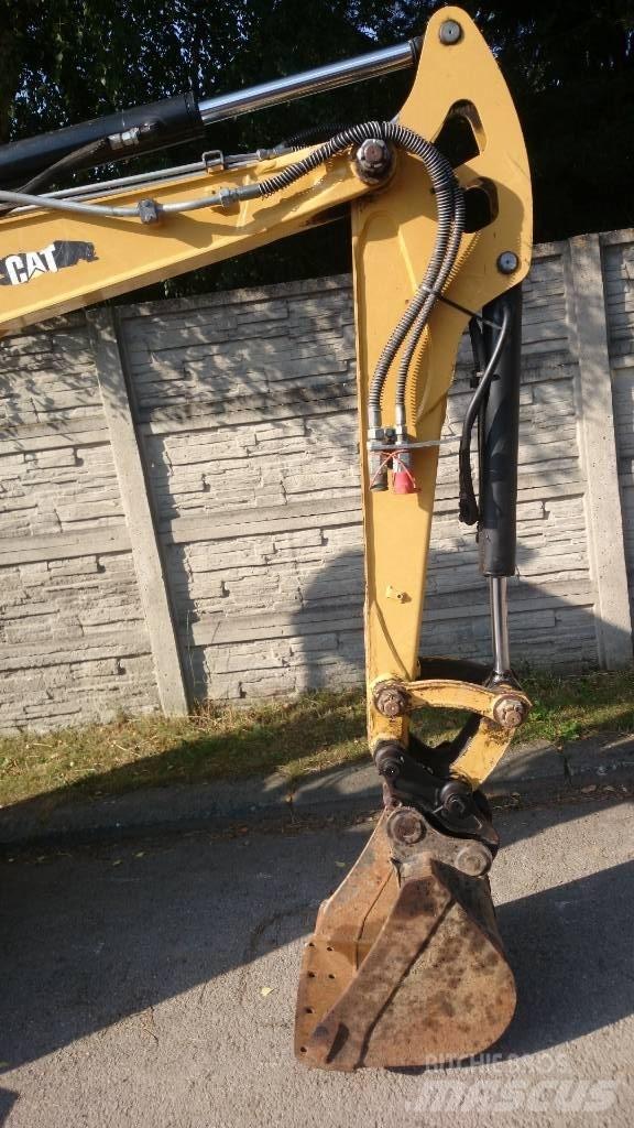 CAT 302.7 D 중형굴삭기 7톤-28톤