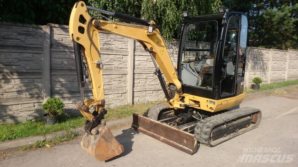 CAT 302.7 D 중형굴삭기 7톤-28톤